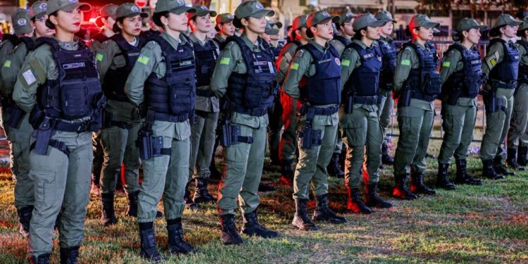 Rafael Fonteles promove 347 policiais; são mais de 4 mil promoções na Polícia Militar em 3 anos