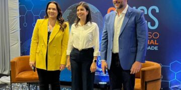 Átila Lira recebe Tabata Amaral durante congresso sobre representatividade feminina em Teresina