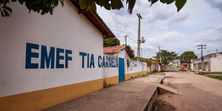 Criminosos invadem escola infantil em Timon e roubam moto e celulares