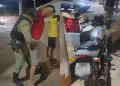 Jovem é detido após empinar moto em frente à delegacia no interior do Piauí