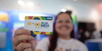 Estudantes do Pé-de-Meia que fizerem o Enem receberão incentivo extra de R$ 200