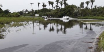 Chuva de 86 mm surpreende Teresina e José de Freitas e causa alagamentos