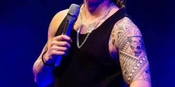 Whindersson lota o Albertão com show de humor e verdade em Teresina