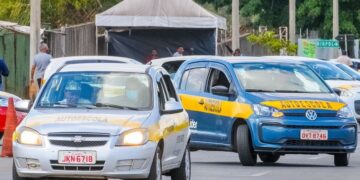 Autoescolas deixam de ser obrigatórias para obter a CNH no Brasil