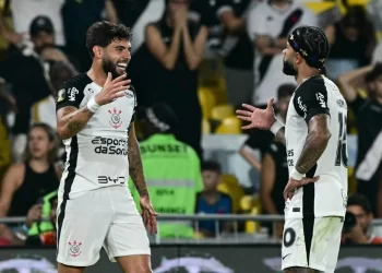 Corinthians vence no Maracanã, bate o Vasco e conquista o tetra da Copa do Brasil