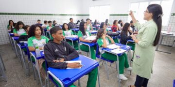 Governo federal reajusta piso dos professores em 5,4% para 2026
