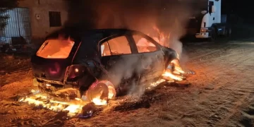 Suspeito de violência doméstica põe fogo no carro do casal e é preso em Curimatá
