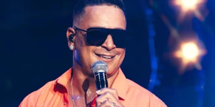 Xanddy Harmonia é internado em Salvador após mal-estar e cancela show no Rio de Janeiro