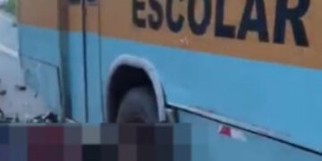 Duas pessoas morrem em colisão com ônibus escolar na PI-113, próximo a Santa Teresa