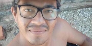 Motociclista morre após perder controle e bater em árvore na Avenida Maranhão