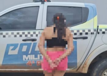 Mãe deixa filhos sozinhos para curtir o Carnaval e é presa por maus-tratos no interior do Piauí