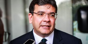 Reajuste geral dos servidores do Piauí será de 5,6%, afirma governador