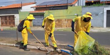 Projeto cria piso nacional de R$ 3 mil para garis e pode beneficiar trabalhadores da limpeza no Piauí