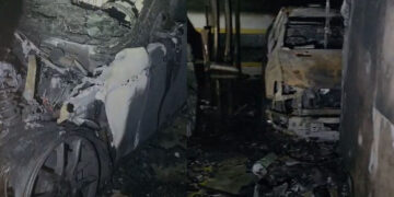 Carro elétrico pega fogo em garagem e destrói veículos em condomínio de luxo na zona Leste de Teresina