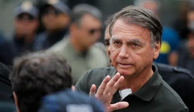 Bolsonaro tem melhora nos dois pulmões e pode deixar UTI até o fim da semana
