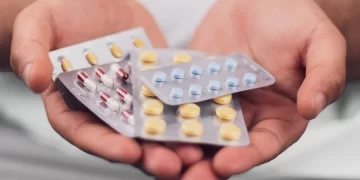 Câmara aprova projeto que autoriza venda de medicamentos em supermercados