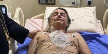 Bolsonaro passa mal na Papudinha e é transferido às pressas para hospital