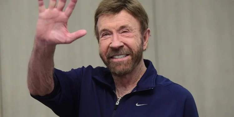 Morre Chuck Norris, ícone do cinema de ação dos anos 1980, aos 86 anos, no Havaí