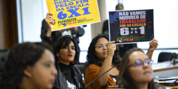 Fim da escala 6×1 avança no Congresso e eleva receio de setores