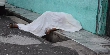Homem é executado a tiros na porta da casa da namorada na zona Norte de Teresina