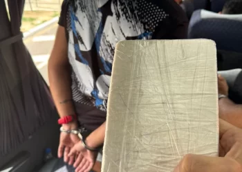 Homem é preso com 1 kg de crack dentro de ônibus interestadual em Teresina