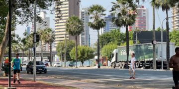 Ciclistas e corredores denunciam risco de atropelamento na avenida Marechal