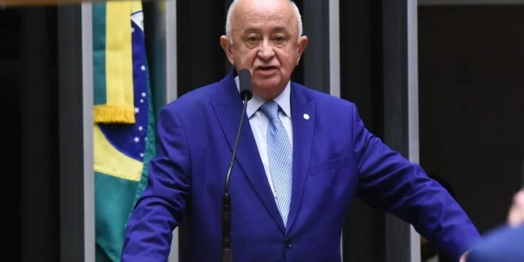 Júlio César destina R$ 455 milhões em emendas para municípios do Piauí