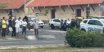 Motociclista morre após colisão com carro na avenida Frei Serafim, em Teresina