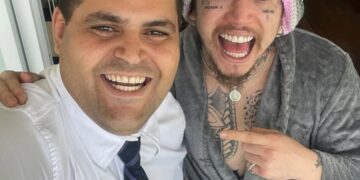 Luan Bazilio realiza sonho ao conhecer Whindersson Nunes na casa do humorista em Barueri