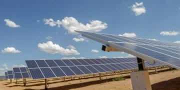 Rafael Fonteles propõe mudanças em lei federal sobre geração de energia solar