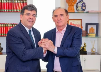 Prefeito de Floriano declara apoio a Rafael Fonteles após romper com Joel