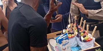 Ambulante é preso após cobrar R$ 700 por dois açaís de turistas no RJ