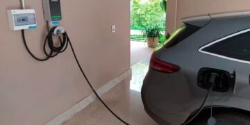 CREA alerta para instalação de carregadores após carro explodir em Teresina