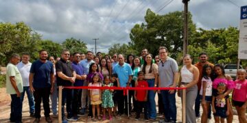 Vereador Abraão Araújo inaugura calçamento na comunidade Tinguins em José de Freitas