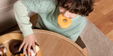 Excesso de doces na infância exige atenção à saúde e comportamento