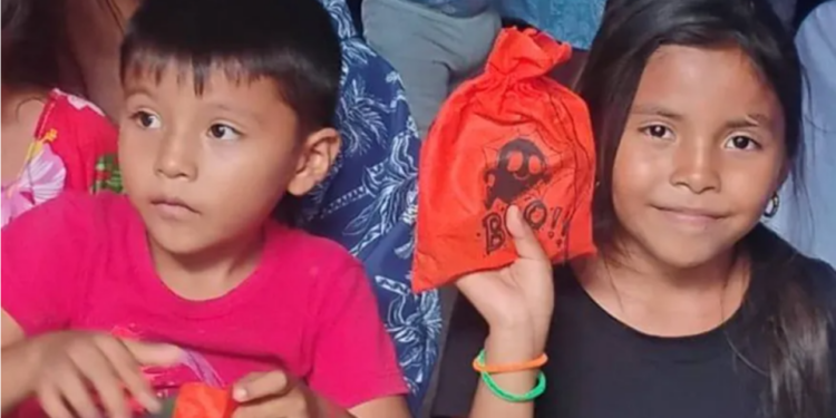 Irmãos de 5 e 8 anos entram em freezer durante esconde-esconde e morrem asfixiados em menos de 20 minutos