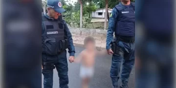 Menino de 3 anos é encontrado sozinho e sem roupas em cruzamento de Teresina
