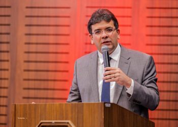 Rafael Fonteles defende fim da escala 6×1 e aposta na aprovação da nova lei