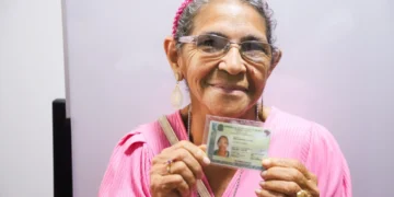 Servidores aposentados devem atualizar identidade até 30 de abril