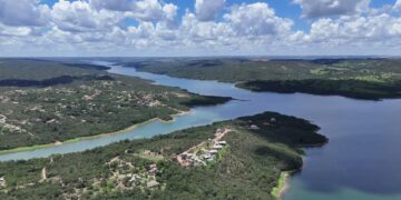 Tragédia em Goiás: piauiense e quatro filhos morrem após carro cair em represa
