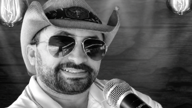 Cantor Jailson Leal morre em grave acidente de carro no interior do Piauí e gera forte comoção