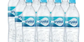 Anvisa determina recolhimento de lote da água Crystal após identificação de bactéria