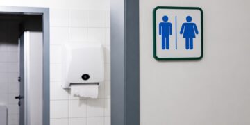 Câmara de Teresina aprova projeto que proíbe uso de banheiros femininos por mulheres trans