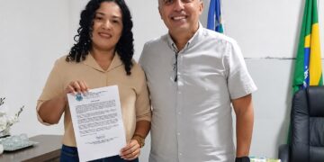 Prefeito Dr. Osael Moita recebe novos servidores aprovados em concurso público