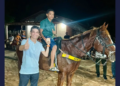 Prefeito de Angical surpreende garoto de 13 anos com novo cavalo após égua ser encontrada morta