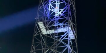 Homem que subiu em torre de telefonia desce após negociação com a Polícia Militar em José de Freitas