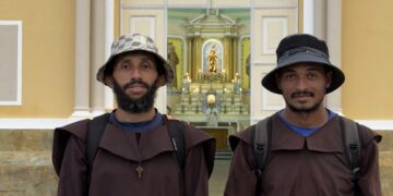 Dois romeiros de José de Freitas caminham mais de 500 km a pé e chegam a Canindé pela fé