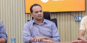 TCE-PI aplica multa de R$ 29,7 mil ao prefeito de José de Freitas e determina anulação de licitação