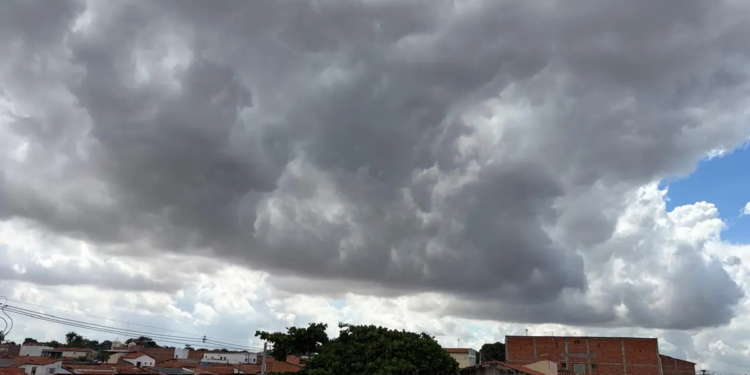 INMET prevê pancadas de chuva em parte do Piauí nesta quinta-feira (23); temperaturas chegam a 36°C