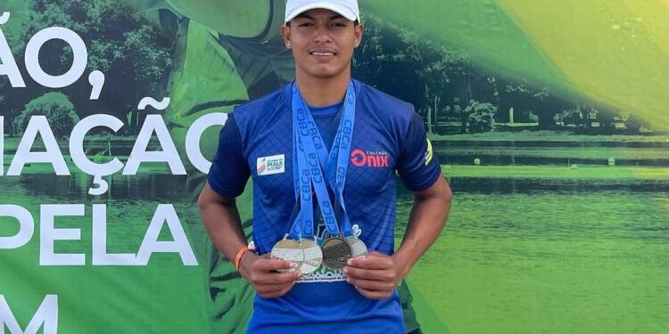 João Pedro, de José de Freitas, conquista título de campeão mundial júnior de canoagem no Canadá